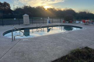 Quality Inn & Suites I-10 near Fiesta Texas - San Antonio - 6