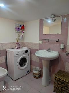 Nella Storica Piazza Carlo III - 5