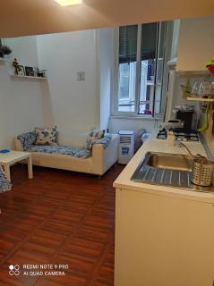 Nella Storica Piazza Carlo III - 1