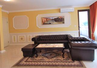 Venice Apartments - 2