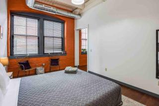 Modern Loft Style on Monroe by Dwtn & Park ave - Rochester - 9