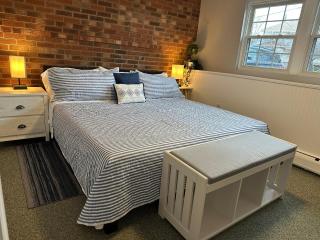 Ocean Breeze-8min Walk to Beach - 8