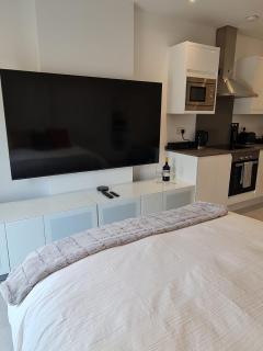 Lovely Central studio king bed - 5