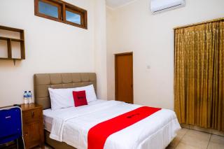 RedDoorz Syariah @ Griya Thamrin Manahan Solo - Solo - 0