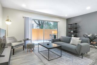 Beverly Grove 2BR nr Cedar Sinai Hospital LAX-124 - Los Angeles - 0
