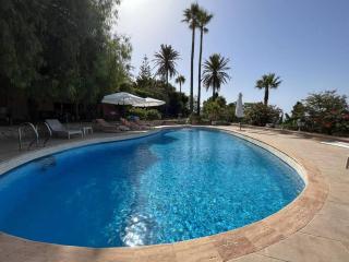 Villa con piscina climatizada y vistas panorámicas al mar - 9