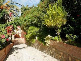 Villa con piscina climatizada y vistas panorámicas al mar - 2