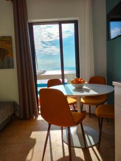 Papas Rooms on the Seafront - Oreoi - 2