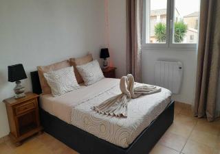 Villa avec plage à pied et grande piscine - 2