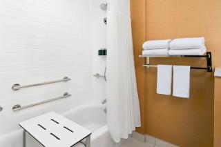 Fairfield Inn & Suites by Marriott Fresno Yosemite International Airport - Fresno - 1