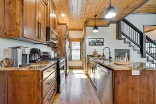 Serene Broken Bow Cabin with Hot Tub and Fire Pit! - Broken Bow - 3