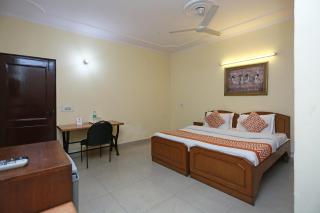 Hotel O Kalkaji Residency Bnb Near Lotus Temple - 1
