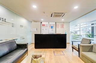 Super Townhouse Sector 30 Near Botanic Garden of Indian Republic - Noida - 1