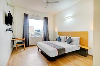 Super Townhouse Sector 30 Near Botanic Garden of Indian Republic - Noida - 9