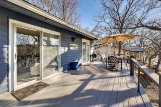 Deck, Fire Pit and Grill Lakefront Oklahoma Abode - Jay - 9