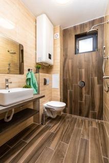 Brand New Modern 1BR Apartment with Private Parking included - 6