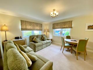 8 Howrahs Court, Keswick - 6