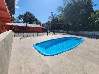 0001.12 - Maranduba - Kitnet Térreo -5 Pessoas - 2 Quadras Do Mar - Piscina - Wi-Fi - 8