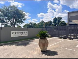 Contemporary furnished 2 bedroom, 2 bathroom in the heart of Rivonia Sandton - 9