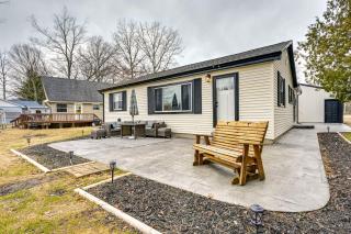 Michigan Vacation Rental - 9 Mi to Snow Snake! - Harrison - 0