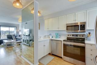Walk to Beach Hilton Head Condo with Golf Views - Hilton Head Island - 3