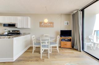 1010 Relax, Unwind, Enjoy by Atlantic Towers - Carolina Beach - 3
