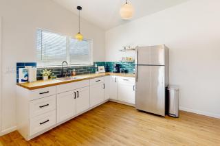 Cherry Avenue Studio - 6