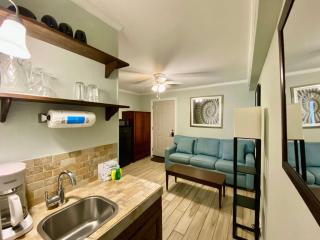 Beachview 216 by ALBVR - Studio in the heart of it all, just steps to the beach and Hangout! - 2