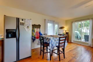 Breezy Kailua-Kona Bungalow with Lanai and Ocean View! - Kailua-Kona - 3