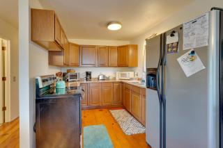 Breezy Kailua-Kona Bungalow with Lanai and Ocean View! - Kailua-Kona - 1