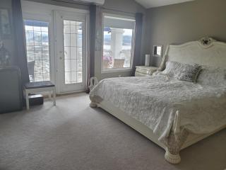 LakeView House with 4 rooms Kelowna near downtown & Knox Moutain - 2