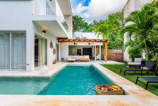 Villa Ek'Balam & Villa Flamingo, Luxury Villas, Private Pool, Private Garden, Jacuzzi, 24h Security - 1