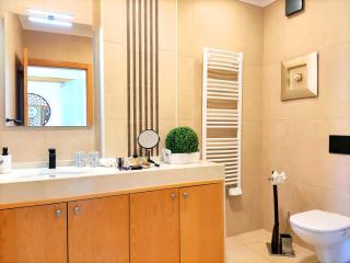 Beach Condo with Atlantic Ocean View by BeCherish - Olhos de Água - 4