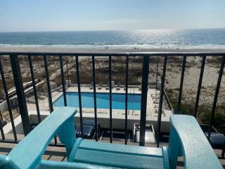 Island Winds East 308 by ALBVR - Beautifully renovated beachfront condo & steps away from Hangout & more! - Gulf Shores - 7