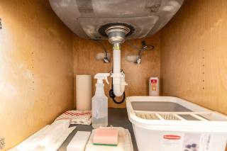 Prime Location King! Bed near Mt Clemens Downtown - 9