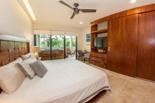 Luxury Condo between 5th Avenue and the Beach - 9