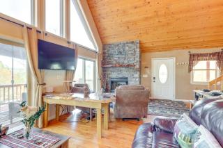 Peaceful Cabin Retreat - 9 Mi to Murphy! - 3