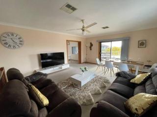 Cheerful Beach house at Redhead Beach - Redhead - 7