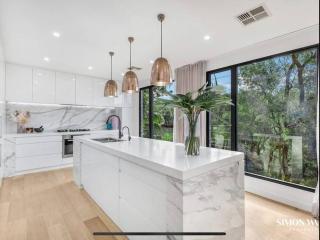 Unique 3 Bedroom House close to Merewether Beach - Merewether - 0
