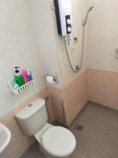 Cheerful 3-Bedroom Residential Home with Free WIFI - Butterworth - 2