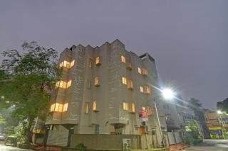 Super Townhouse Hotel All In One Near City Centre Salt Lake - 6