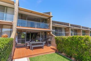 surfside6 @ james cook - Clarkes Beach - 4