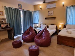 Luxurious 2 Bedroom Flat - 3