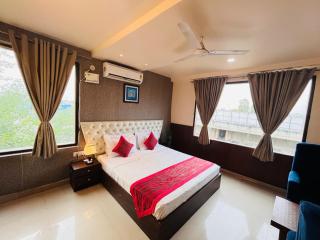 Hotel The Leaf - Gomti Nagar Lucknow - 8