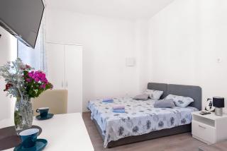 Mima City Center Balcony Studio 5 - Rijeka Rent - Rijeka - 6