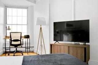 Brookline Studio w Elevator Gym nr Green Line BOS-484 - 9