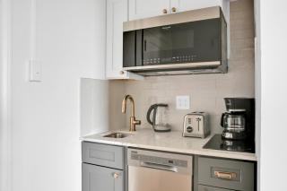 Brookline Studio w Elevator Gym nr Green Line BOS-484 - 5