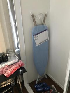 Fragrant Home-68C one king single bed aircon Room - Doonside - 1