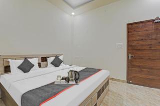 Townhouse P.s.Palace Near Amausi Metro Station - 6
