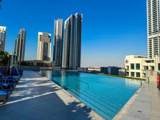 HiGuests - Luxury Living With Huge Terrace in Creek Harbour - Dubai - 0